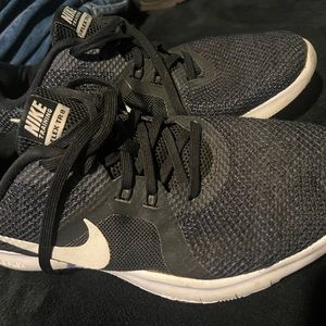 Women’s Nike training flex TR 8 sneakers size 8